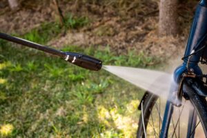 W jakich branżach sprawdzą się lekkie i mobilne myjki ciśnieniowe jednofazowe