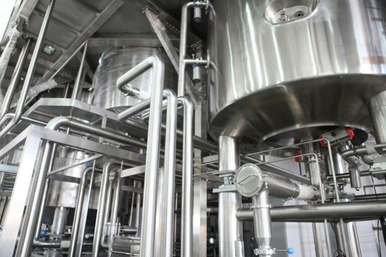 Do czego używa się redukcji symetrycznych w instalacjach przemysłowych